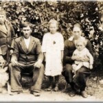 Ehepaar Karl Markwart - Lydia Semrock, Kinder: Edmund (mit Hund Burek), Martha; rechts Nachbarskind Ferdinand Lütke